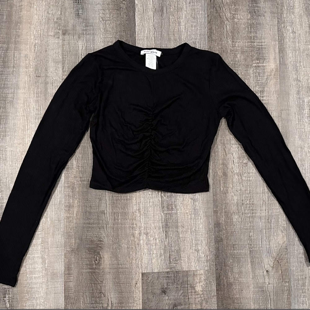 💞 New Juniors Small Black Cinched Front Tee